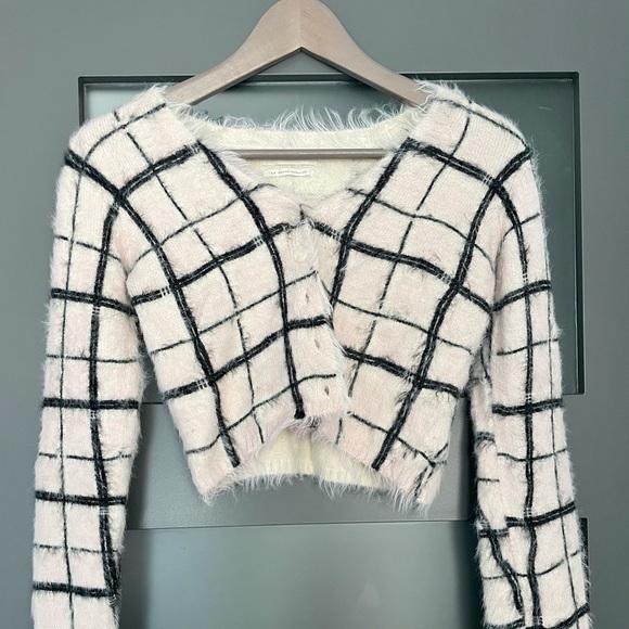 UO Fuzzy Cardigan - Picture 2 of 3